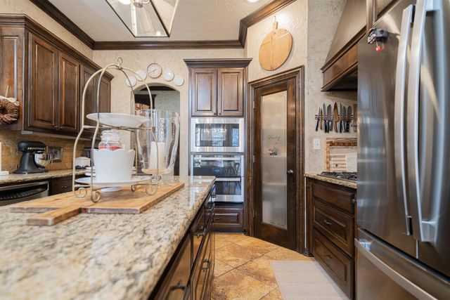 130 Ashbriar Lane, Longview, TX 75605