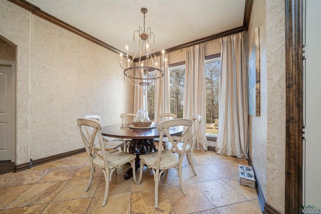 130 Ashbriar Lane, Longview, TX 75605