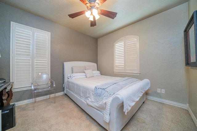 130 Ashbriar Lane, Longview, TX 75605