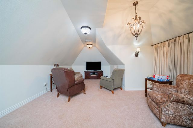 130 Ashbriar Lane, Longview, TX 75605