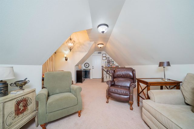 130 Ashbriar Lane, Longview, TX 75605