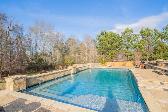 130 Ashbriar Lane, Longview, TX 75605