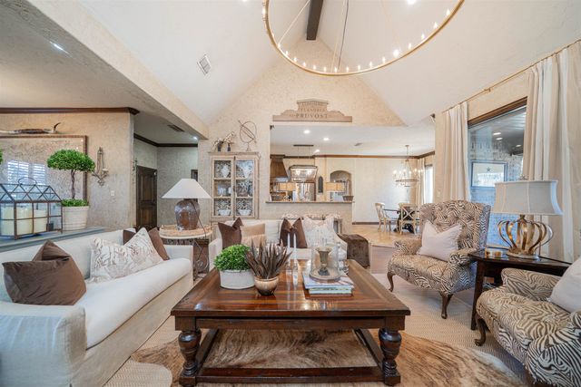 130 Ashbriar Lane, Longview, TX 75605