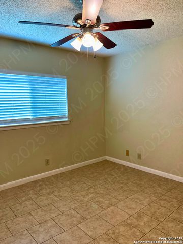 6074 Sunrise Bend, San Antonio, TX 78244