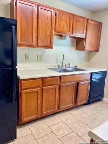 6074 Sunrise Bend, San Antonio, TX 78244