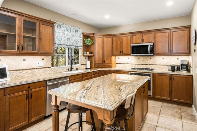 101 Talmadge, Irvine, CA 92602
