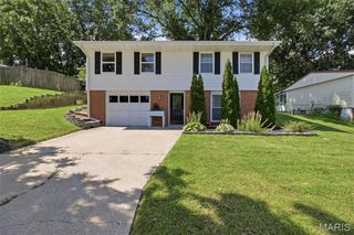 1107 Esterling Drive, St Charles, MO 63301