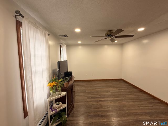 19 Melville Avenue, Meriden, CT 06451