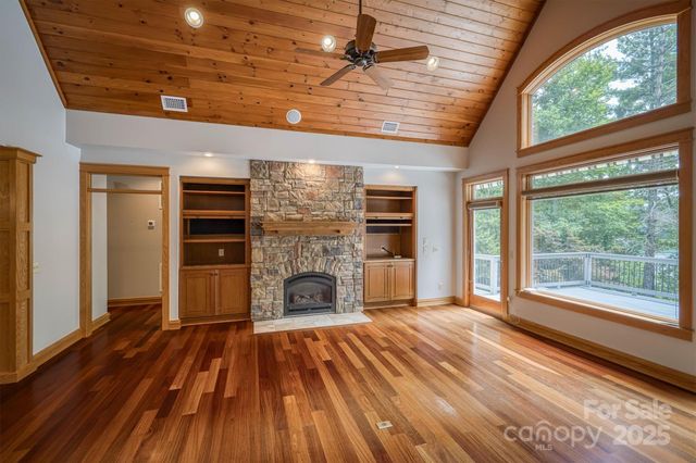 1838 Southpointe Drive, Morganton, NC 28655