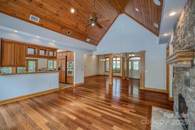 1838 Southpointe Drive, Morganton, NC 28655