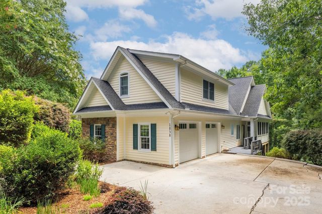 1838 Southpointe Drive, Morganton, NC 28655