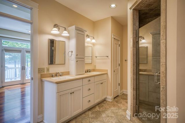 1838 Southpointe Drive, Morganton, NC 28655