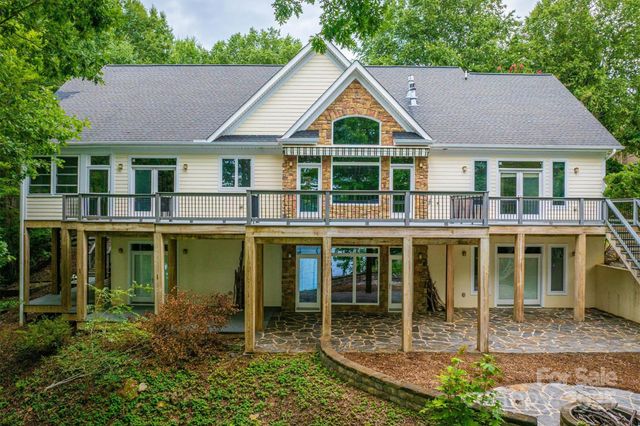 1838 Southpointe Drive, Morganton, NC 28655