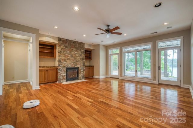 1838 Southpointe Drive, Morganton, NC 28655