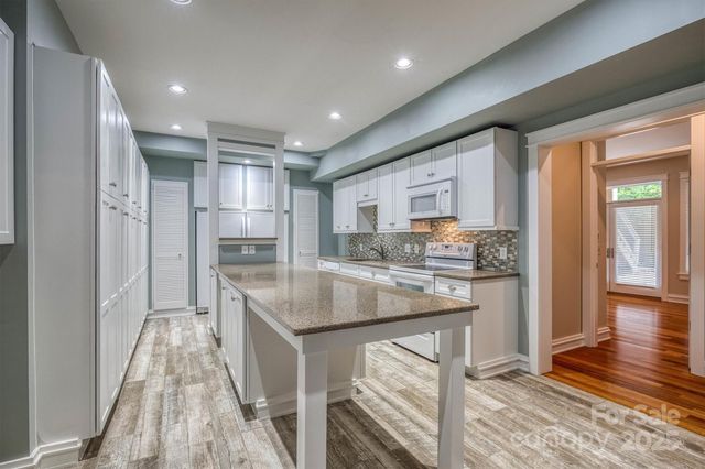 1838 Southpointe Drive, Morganton, NC 28655