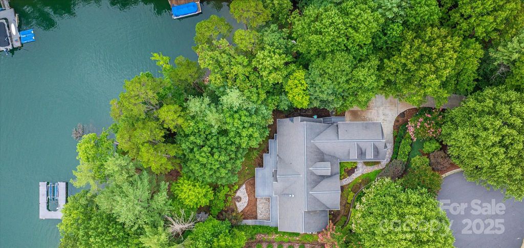 1838 Southpointe Drive, Morganton, NC 28655
