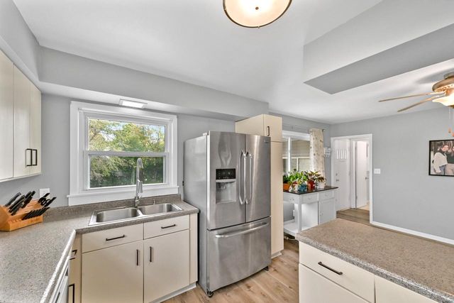 5310 S Nicolet DRIVE, New Berlin, WI 53151