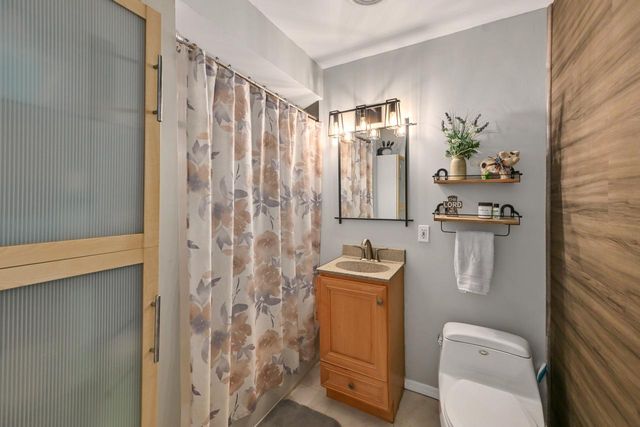 5310 S Nicolet DRIVE, New Berlin, WI 53151