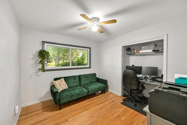 5310 S Nicolet DRIVE, New Berlin, WI 53151