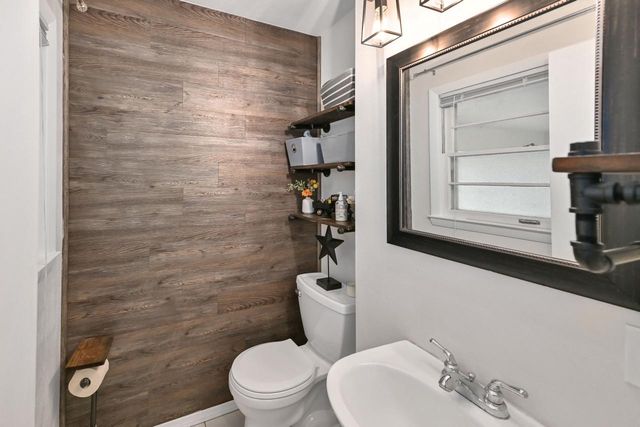 5310 S Nicolet DRIVE, New Berlin, WI 53151