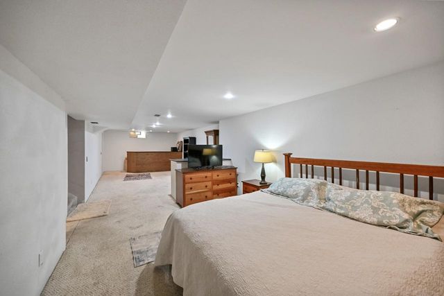 5310 S Nicolet DRIVE, New Berlin, WI 53151