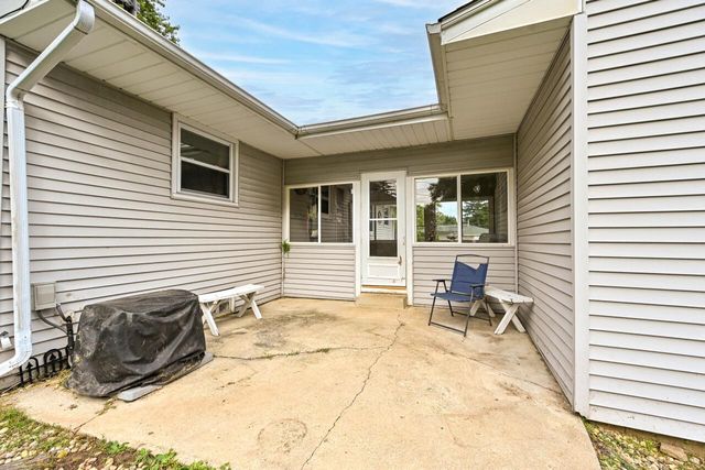 5310 S Nicolet DRIVE, New Berlin, WI 53151