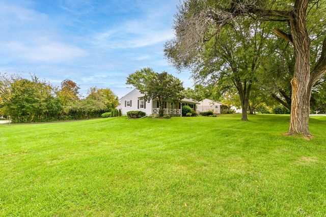 5310 S Nicolet DRIVE, New Berlin, WI 53151