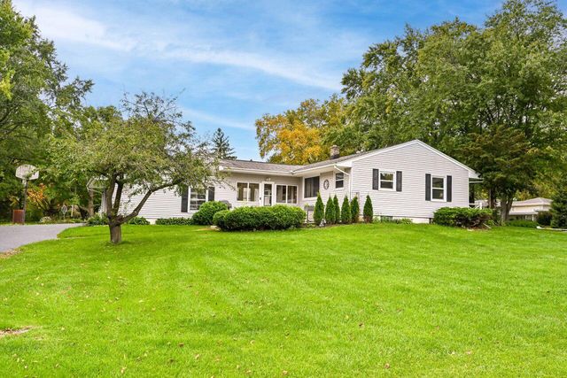 5310 S Nicolet DRIVE, New Berlin, WI 53151