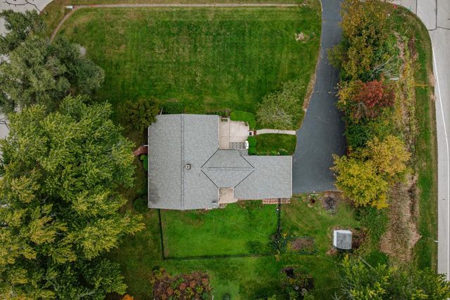 5310 S Nicolet DRIVE, New Berlin, WI 53151