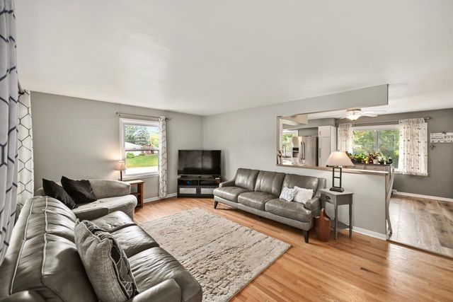 5310 S Nicolet DRIVE, New Berlin, WI 53151