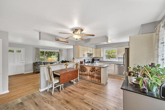 5310 S Nicolet DRIVE, New Berlin, WI 53151