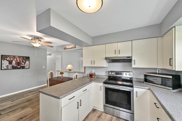 5310 S Nicolet DRIVE, New Berlin, WI 53151