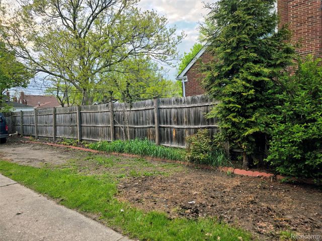 21259 Cyman Avenue, Warren, MI 48091