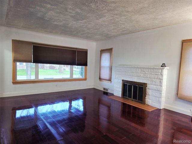 21259 Cyman Avenue, Warren, MI 48091