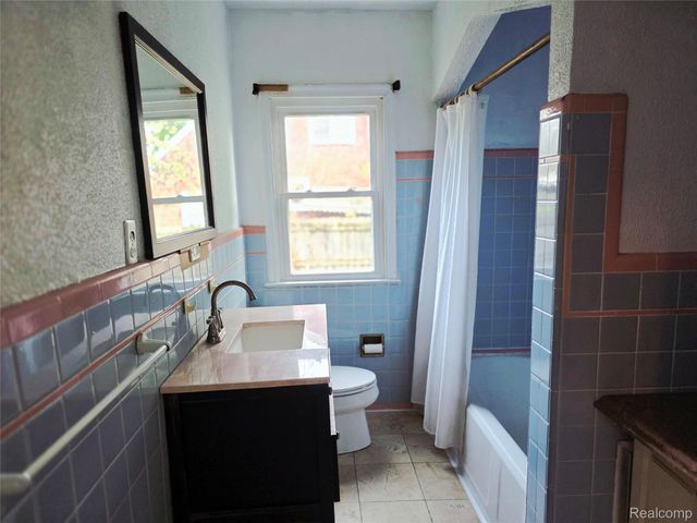 21259 Cyman Avenue, Warren, MI 48091