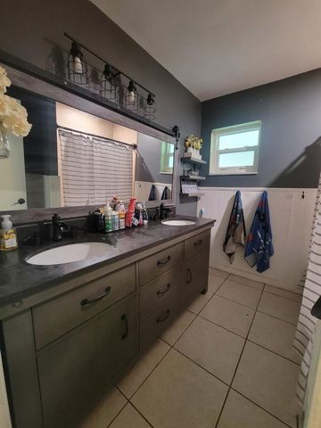 6340 NW 32nd Avenue, Fort Lauderdale, FL 33309