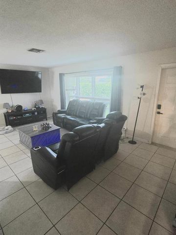 6340 NW 32nd Avenue, Fort Lauderdale, FL 33309