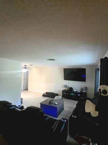6340 NW 32nd Avenue, Fort Lauderdale, FL 33309