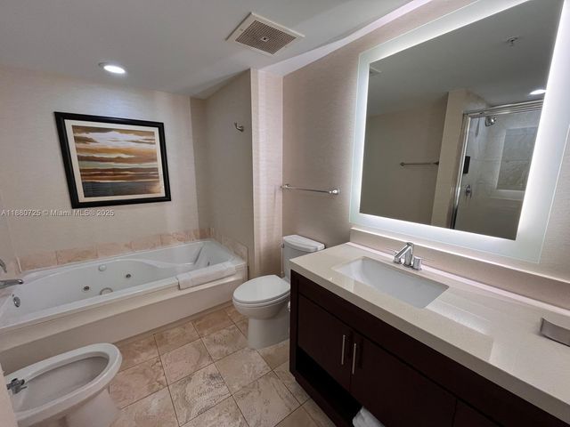 17375 COLLINS AVE 905, Sunny Isles Beach, FL 33160