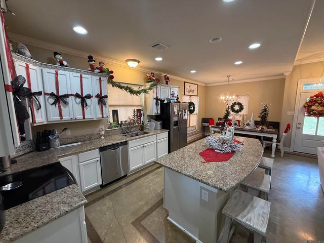 14015 Ledoux Ln, Denham Springs, LA 70726