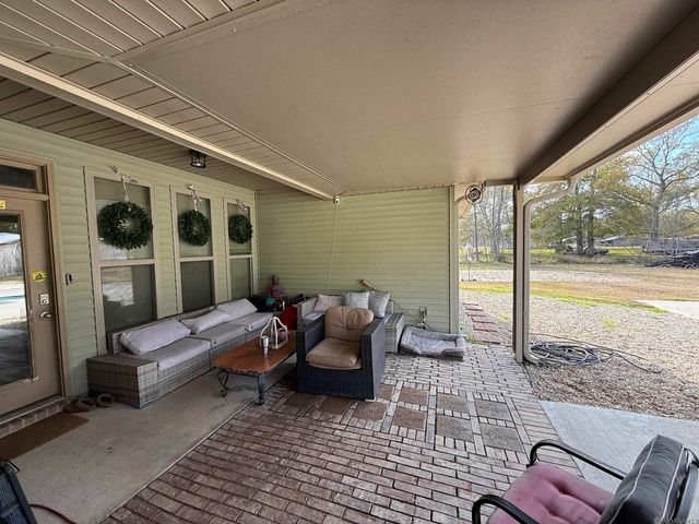 14015 Ledoux Ln, Denham Springs, LA 70726