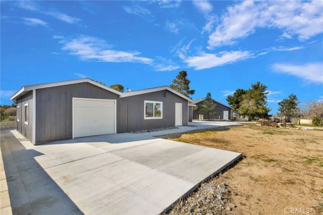 4329 Amador, Phelan, CA 92371