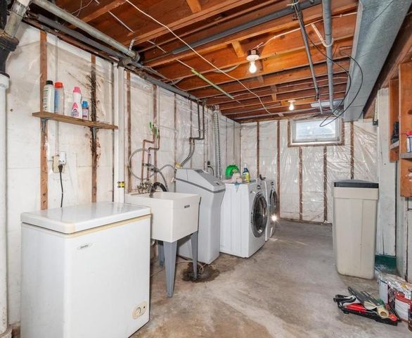 6828 51st Place N, Crystal, MN 55428