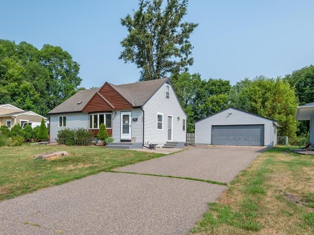 6828 51st Place N, Crystal, MN 55428