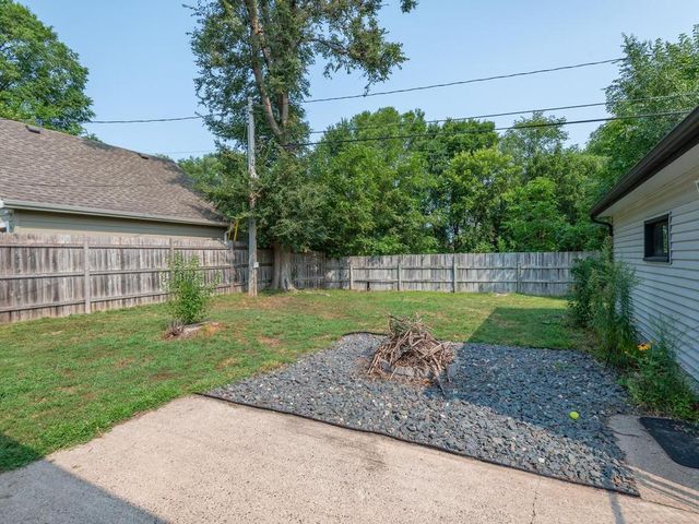 6828 51st Place N, Crystal, MN 55428