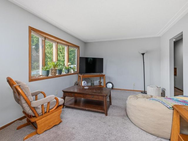 6828 51st Place N, Crystal, MN 55428
