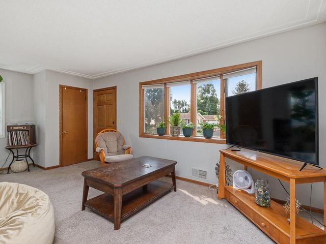 6828 51st Place N, Crystal, MN 55428
