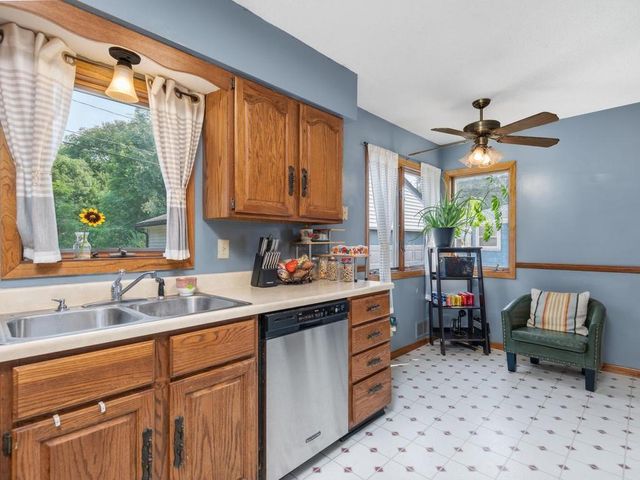 6828 51st Place N, Crystal, MN 55428