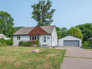 6828 51st Place N, Crystal, MN 55428