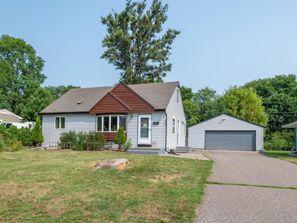 6828 51st Place N, Crystal, MN 55428